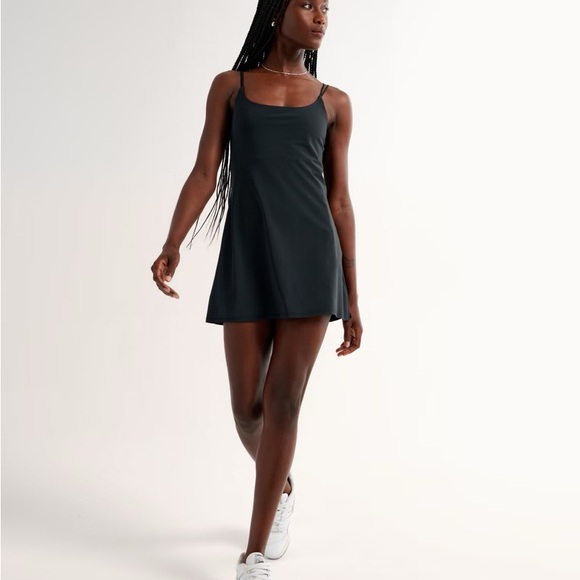 Abercrombie & Fitch Black & White Floral Traveler Mini Dress - size medium - Picture 6 of 6